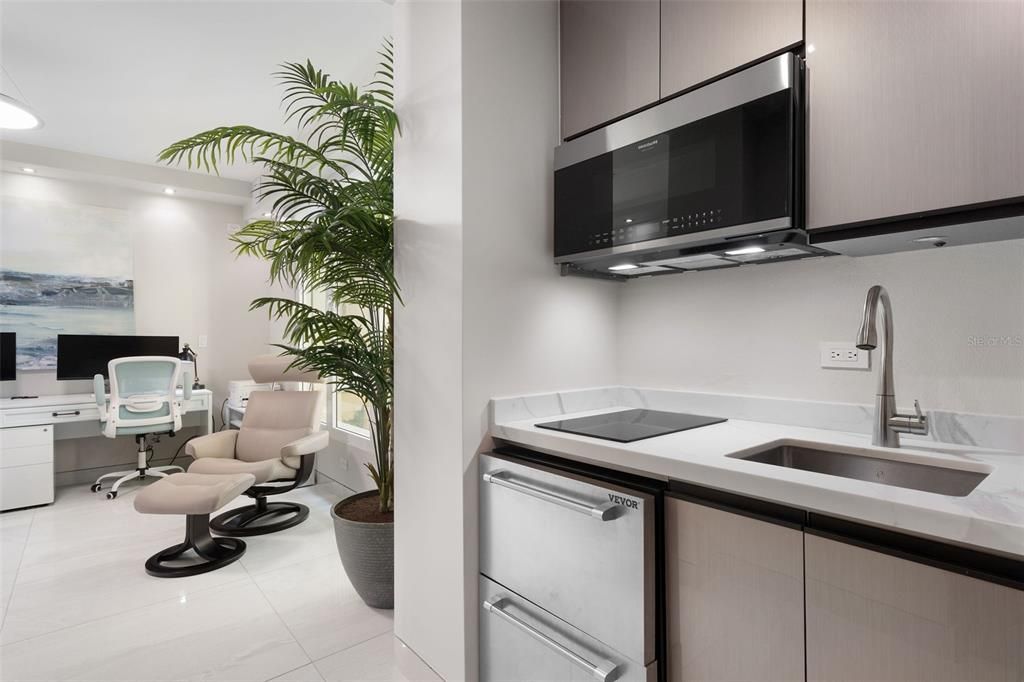 For Sale: $1,195,000 (2 beds, 2 baths, 1518 Square Feet)