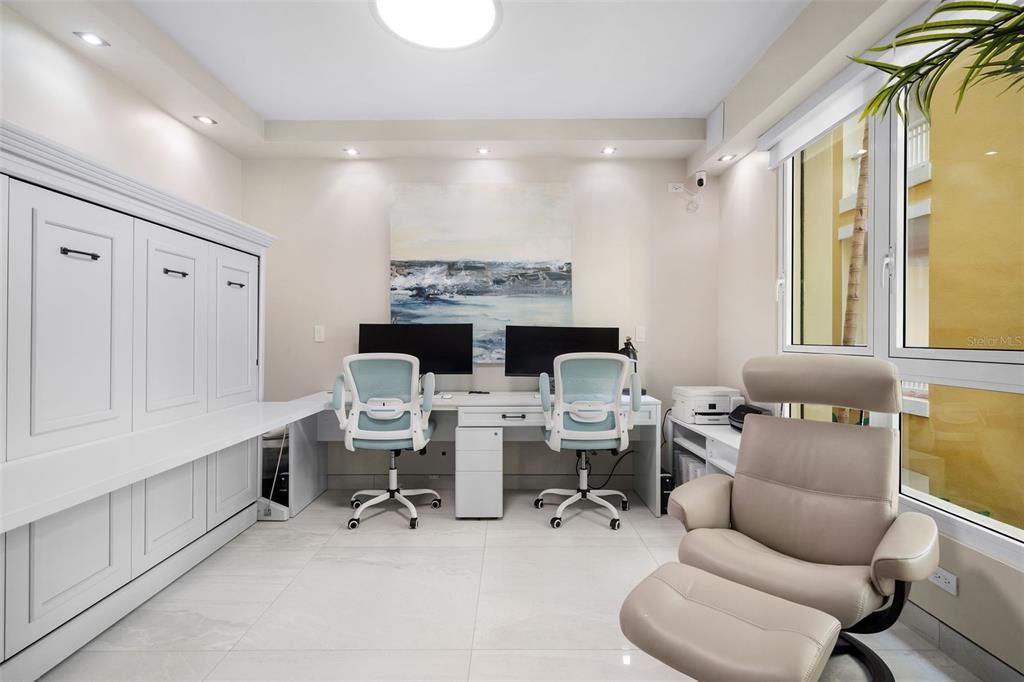 For Sale: $1,195,000 (2 beds, 2 baths, 1518 Square Feet)