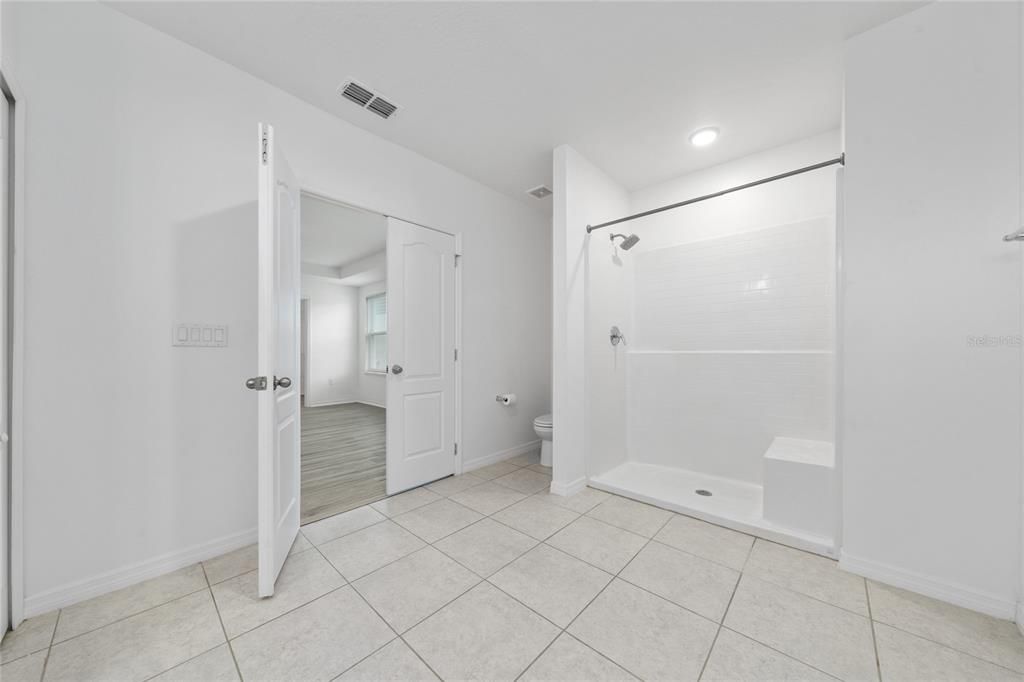 En Renta: $2,100 (4 camas, 2 baños, 1994 Pies cuadrados)