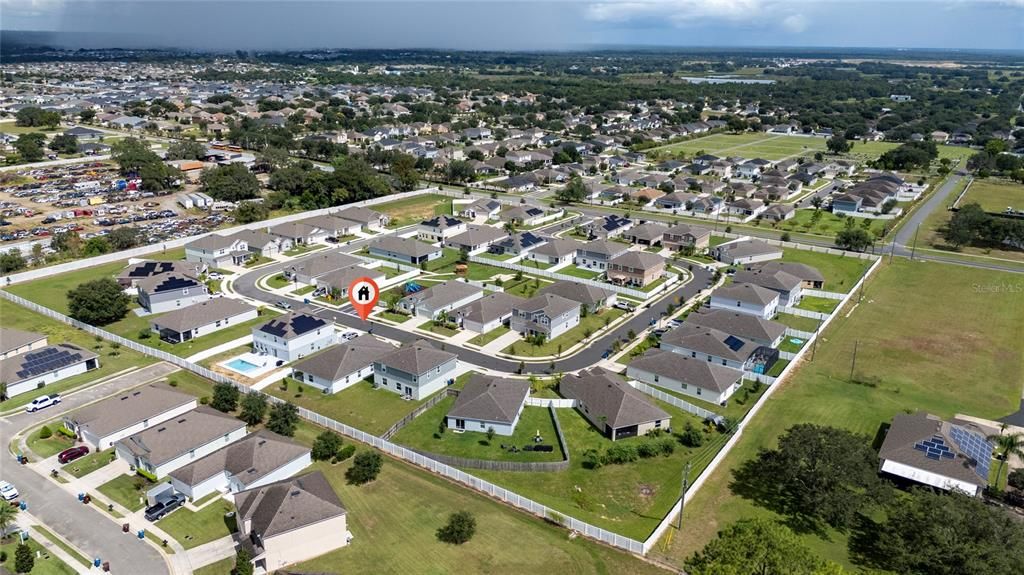 En Renta: $2,100 (4 camas, 2 baños, 1994 Pies cuadrados)