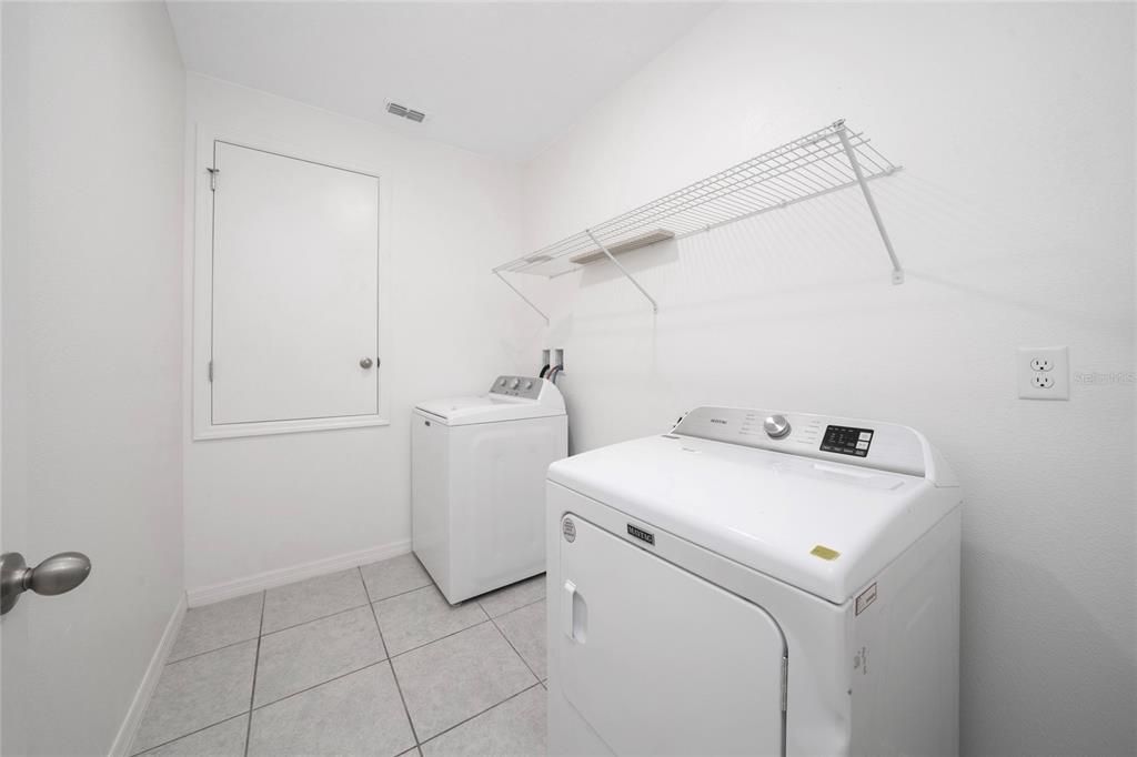 En Renta: $2,100 (4 camas, 2 baños, 1994 Pies cuadrados)