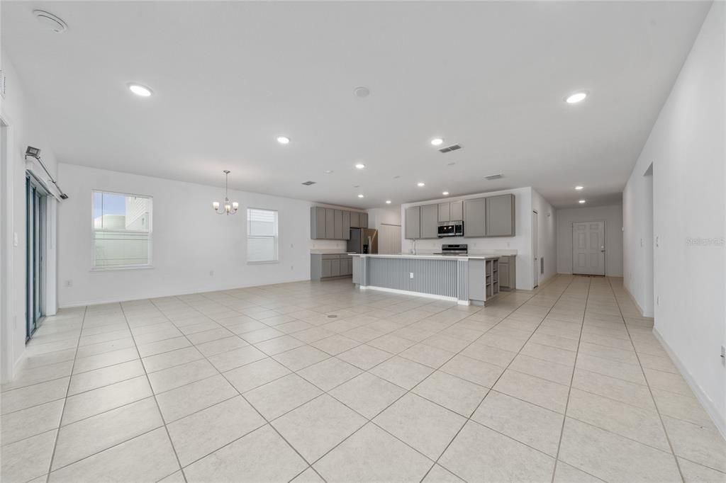 En Renta: $2,100 (4 camas, 2 baños, 1994 Pies cuadrados)