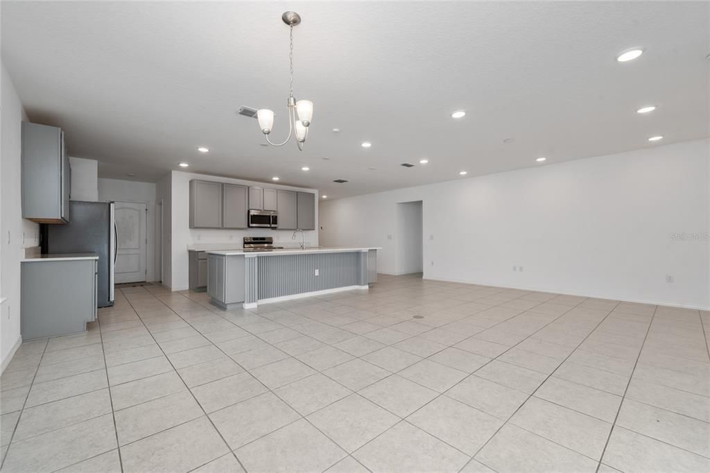 En Renta: $2,100 (4 camas, 2 baños, 1994 Pies cuadrados)