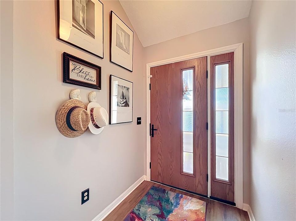 待售: $385,000 (2 贝兹, 2 浴室, 1856 平方英尺)