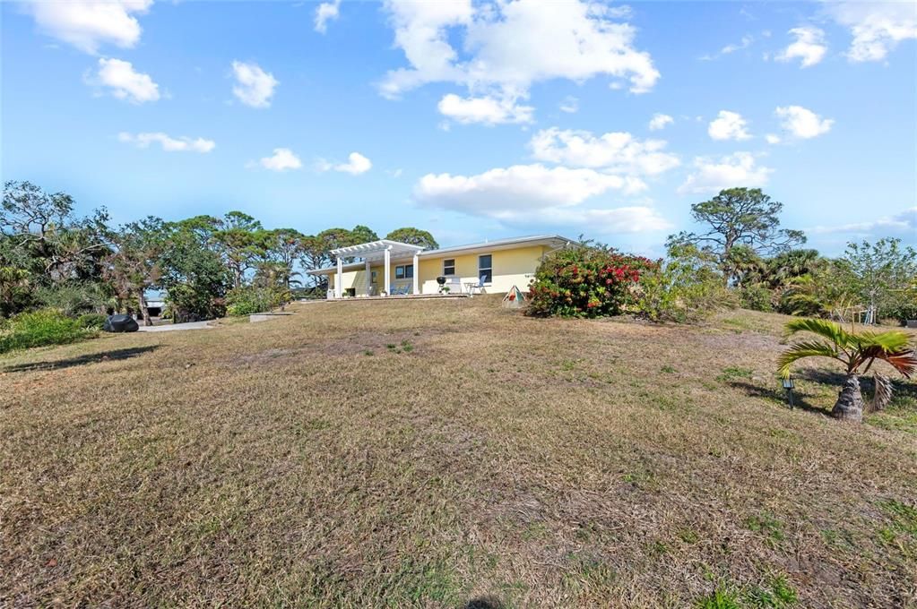 Activo con contrato: $785,000 (3 camas, 2 baños, 2310 Pies cuadrados)