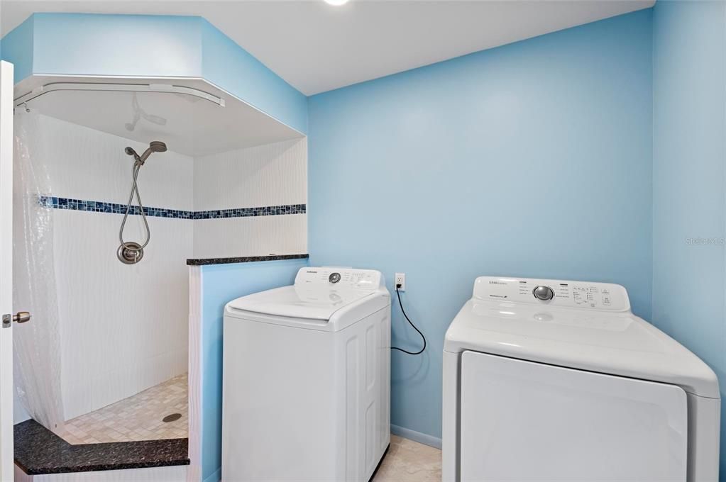 Activo con contrato: $785,000 (3 camas, 2 baños, 2310 Pies cuadrados)