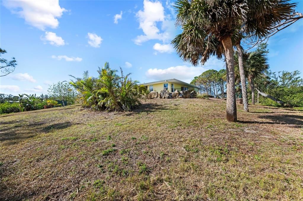 Activo con contrato: $785,000 (3 camas, 2 baños, 2310 Pies cuadrados)