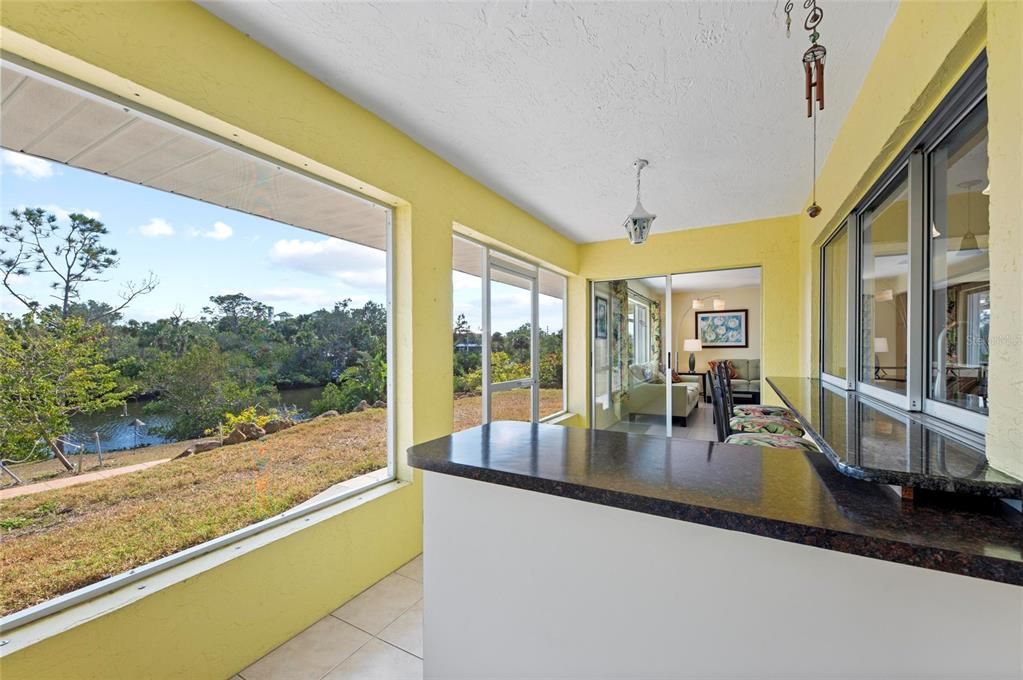 Activo con contrato: $785,000 (3 camas, 2 baños, 2310 Pies cuadrados)