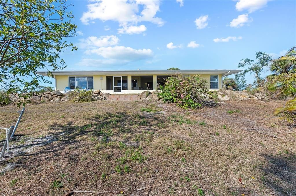 Activo con contrato: $785,000 (3 camas, 2 baños, 2310 Pies cuadrados)