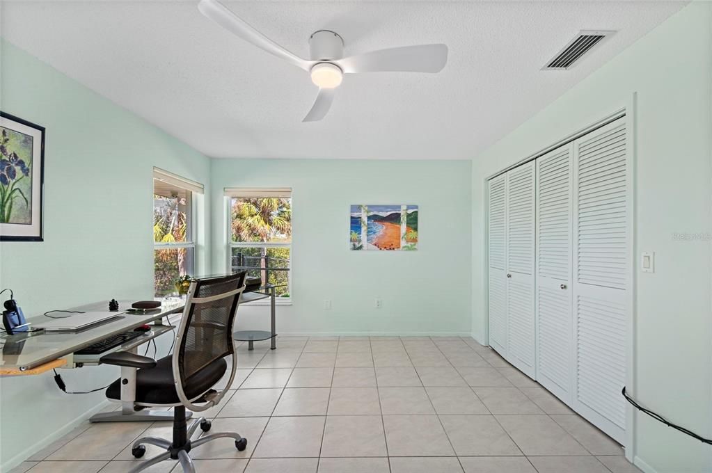 Activo con contrato: $785,000 (3 camas, 2 baños, 2310 Pies cuadrados)