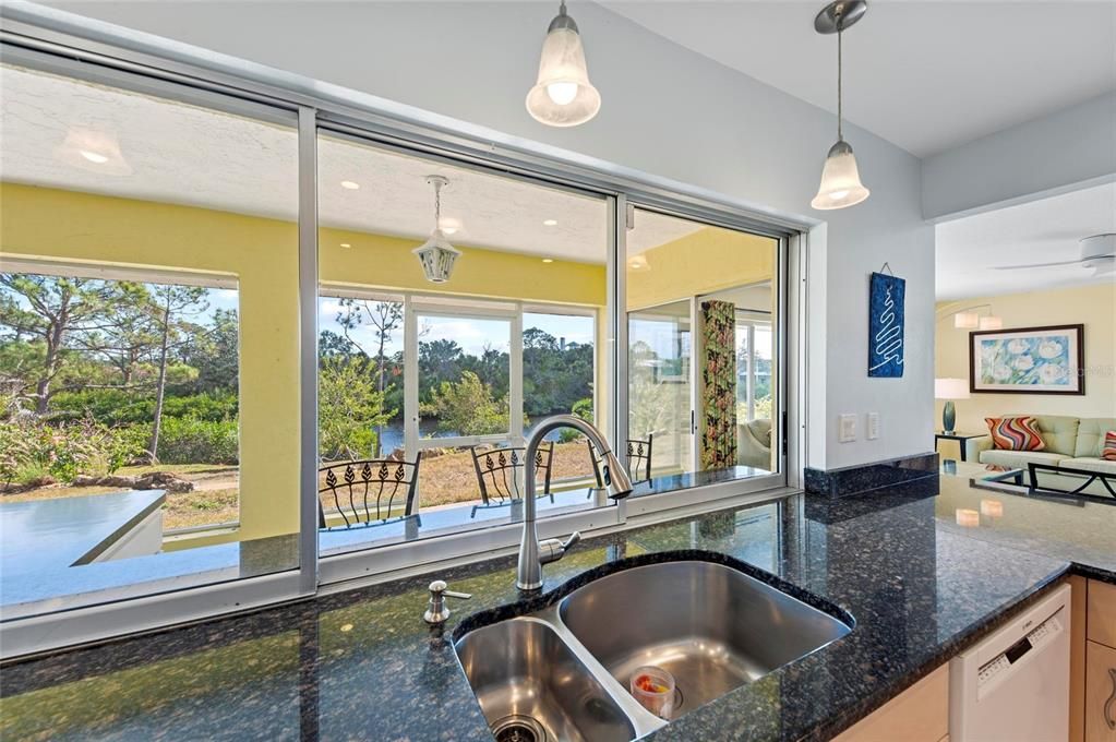 Activo con contrato: $785,000 (3 camas, 2 baños, 2310 Pies cuadrados)