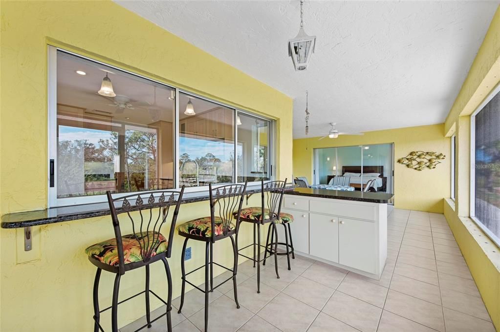 Activo con contrato: $785,000 (3 camas, 2 baños, 2310 Pies cuadrados)