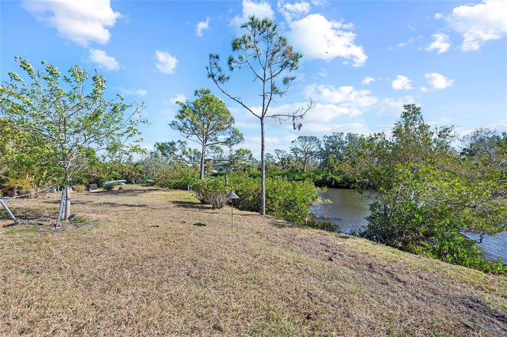 Activo con contrato: $785,000 (3 camas, 2 baños, 2310 Pies cuadrados)