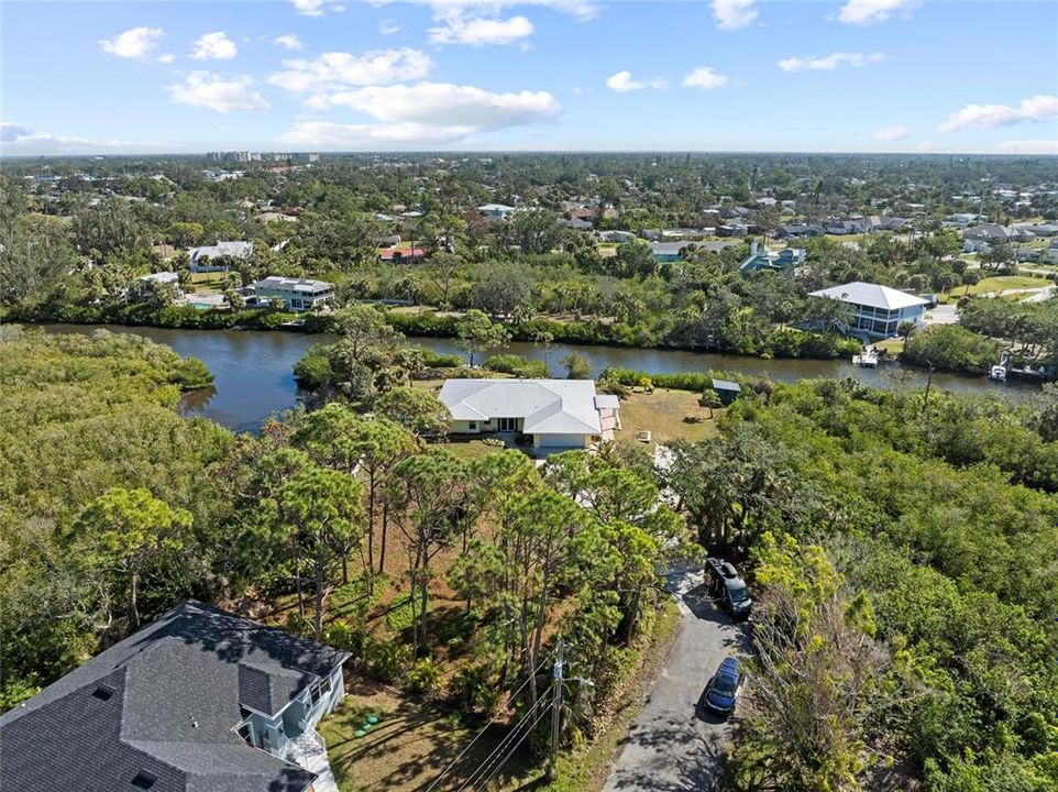 Activo con contrato: $785,000 (3 camas, 2 baños, 2310 Pies cuadrados)