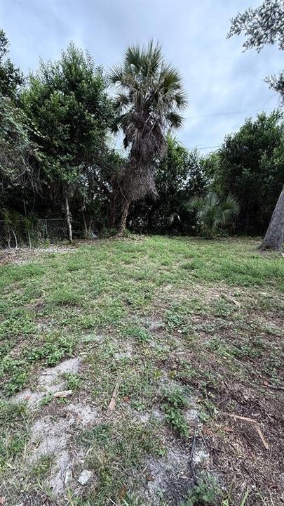 For Rent: $1,650 (2 beds, 1 baths, 816 Square Feet)