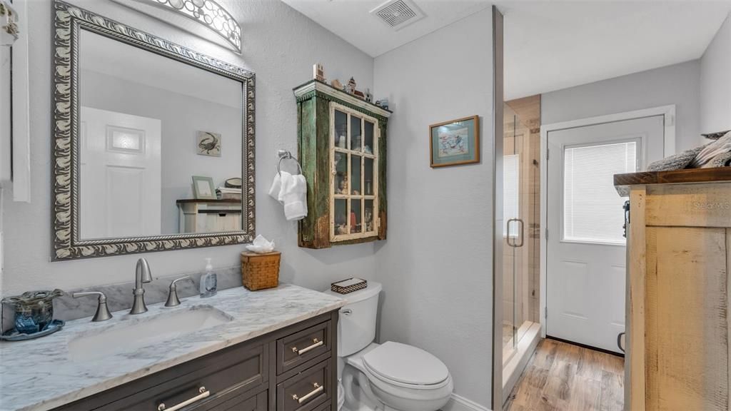 Activo con contrato: $399,000 (3 camas, 2 baños, 2035 Pies cuadrados)