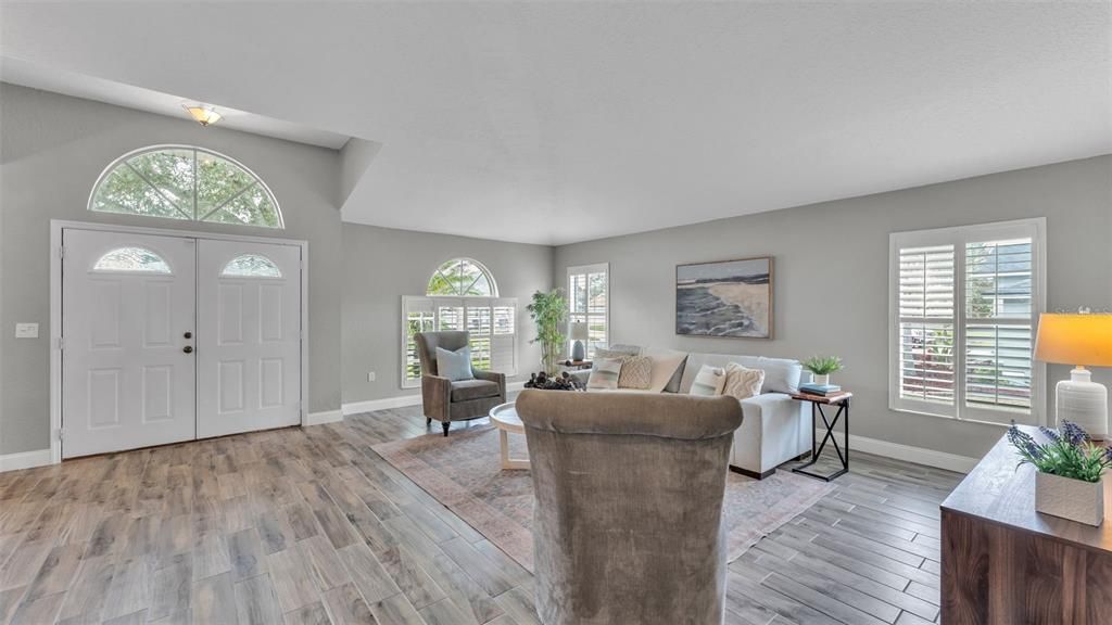 Activo con contrato: $399,000 (3 camas, 2 baños, 2035 Pies cuadrados)