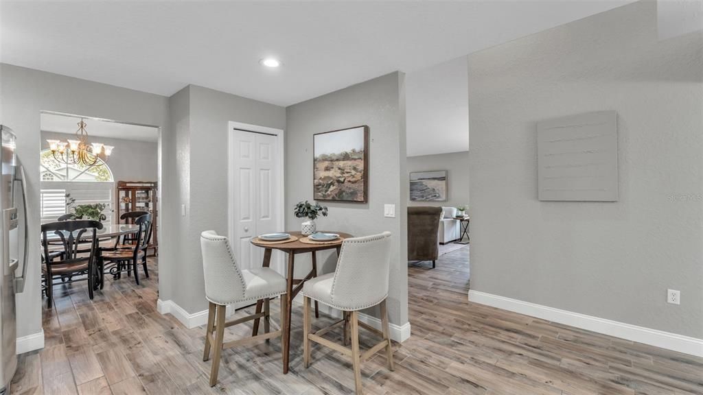 Activo con contrato: $399,000 (3 camas, 2 baños, 2035 Pies cuadrados)