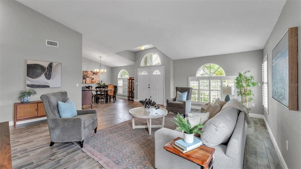 Activo con contrato: $399,000 (3 camas, 2 baños, 2035 Pies cuadrados)