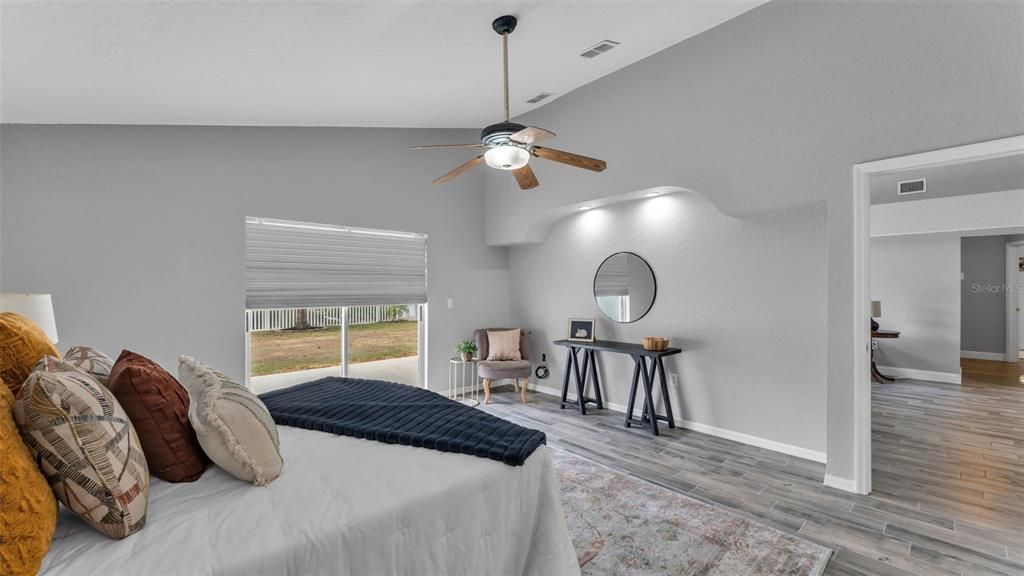 Activo con contrato: $399,000 (3 camas, 2 baños, 2035 Pies cuadrados)