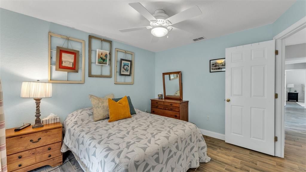 Activo con contrato: $399,000 (3 camas, 2 baños, 2035 Pies cuadrados)