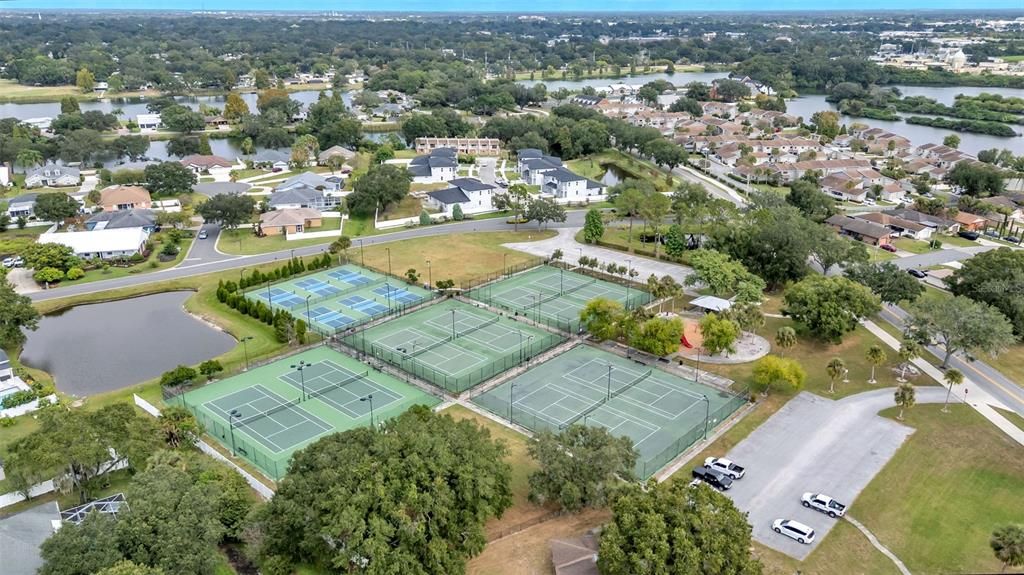 Activo con contrato: $399,000 (3 camas, 2 baños, 2035 Pies cuadrados)