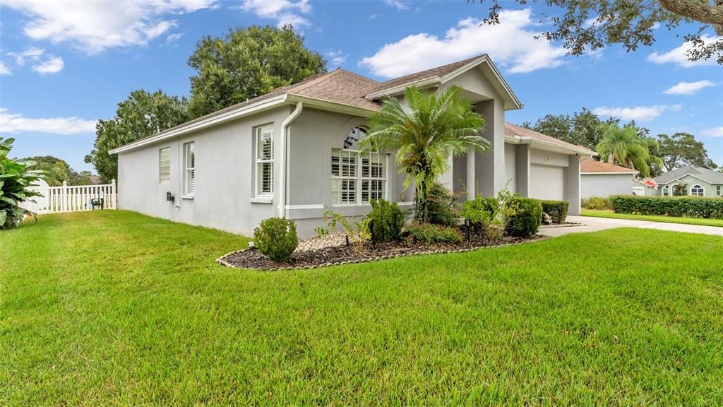 Activo con contrato: $399,000 (3 camas, 2 baños, 2035 Pies cuadrados)