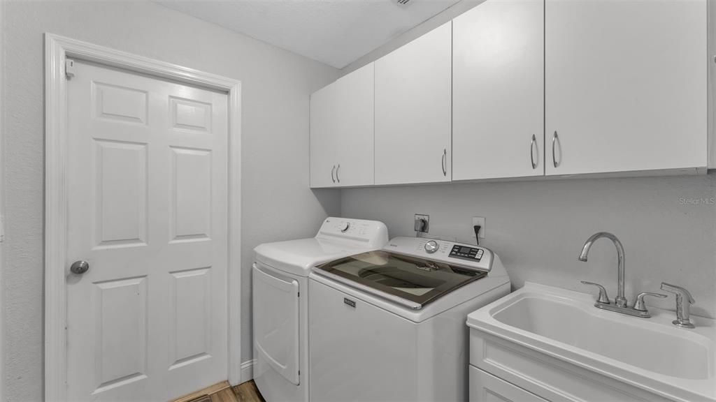 Activo con contrato: $399,000 (3 camas, 2 baños, 2035 Pies cuadrados)