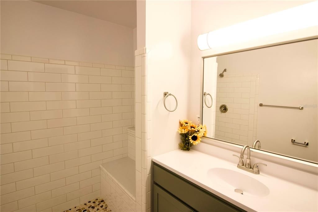 En Venta: $353,900 (5 camas, 2 baños, 2108 Pies cuadrados)