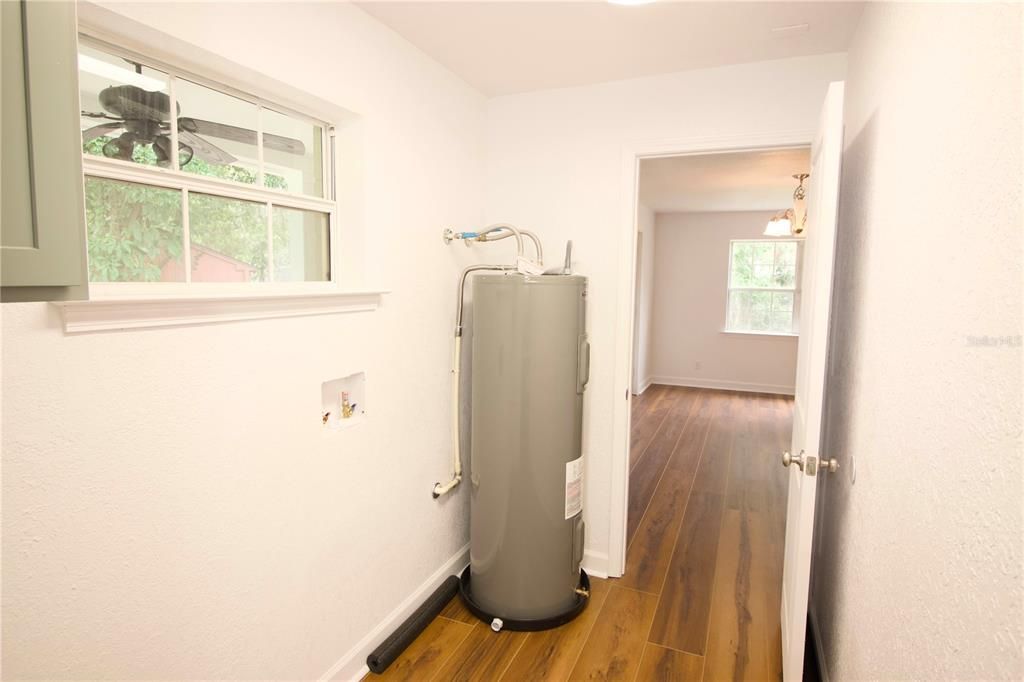 En Venta: $353,900 (5 camas, 2 baños, 2108 Pies cuadrados)