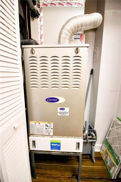 En Venta: $353,900 (5 camas, 2 baños, 2108 Pies cuadrados)