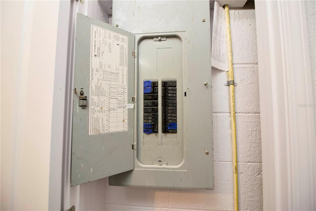 En Venta: $353,900 (5 camas, 2 baños, 2108 Pies cuadrados)