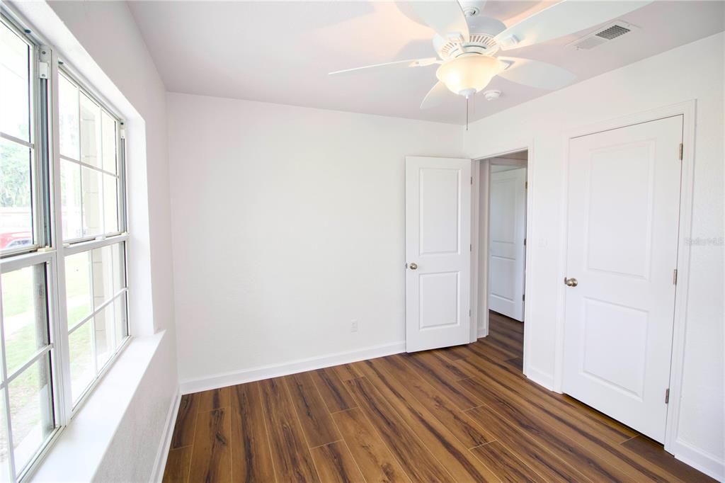 En Venta: $353,900 (5 camas, 2 baños, 2108 Pies cuadrados)