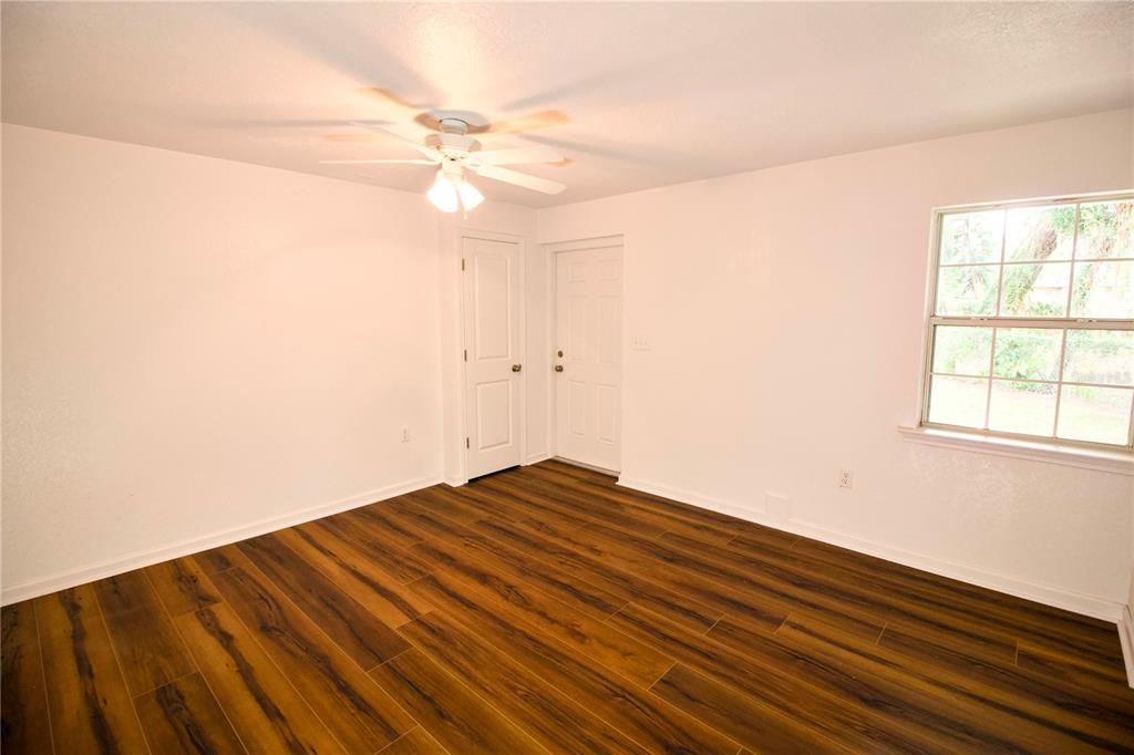 En Venta: $353,900 (5 camas, 2 baños, 2108 Pies cuadrados)