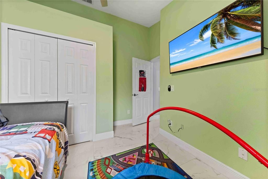 For Sale: $660,000 (4 beds, 2 baths, 2039 Square Feet)