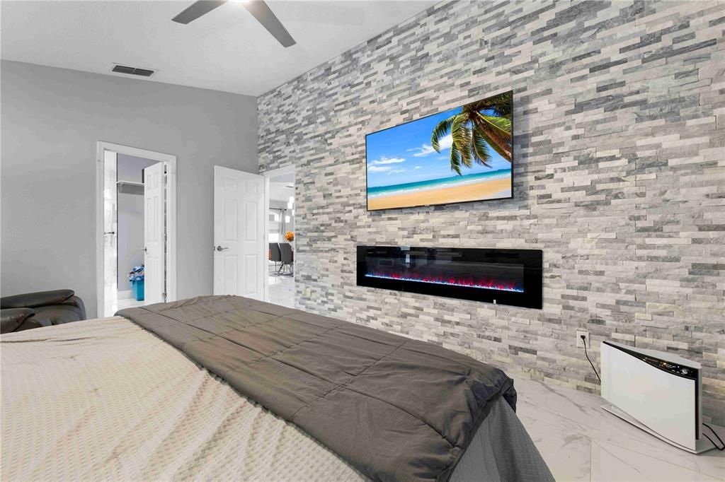 For Sale: $660,000 (4 beds, 2 baths, 2039 Square Feet)