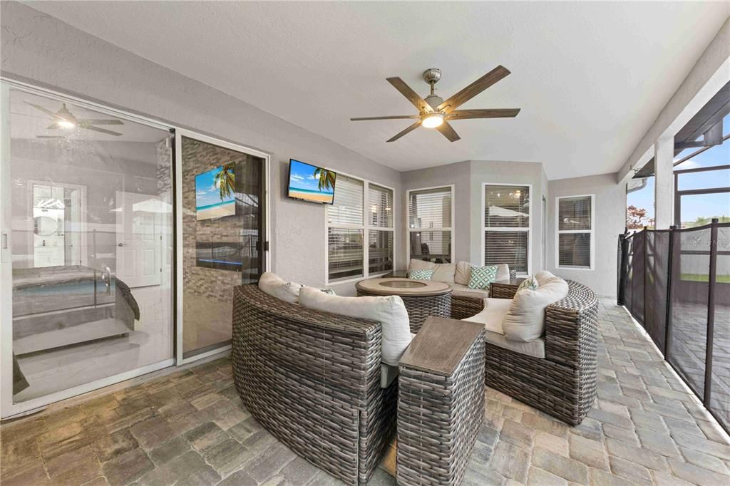 For Sale: $660,000 (4 beds, 2 baths, 2039 Square Feet)