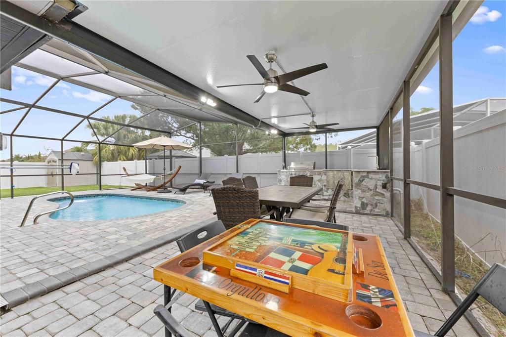 For Sale: $660,000 (4 beds, 2 baths, 2039 Square Feet)