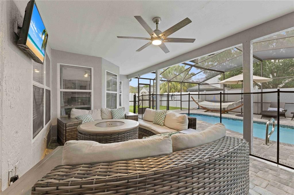 For Sale: $660,000 (4 beds, 2 baths, 2039 Square Feet)