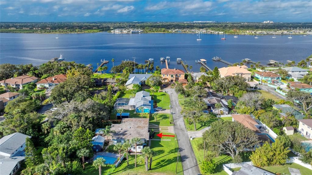 合同活跃: $625,000 (3 贝兹, 2 浴室, 2061 平方英尺)