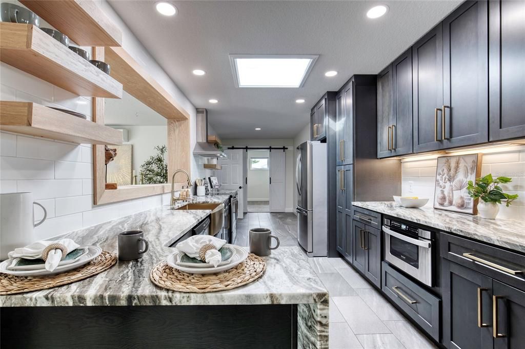 合同活跃: $625,000 (3 贝兹, 2 浴室, 2061 平方英尺)