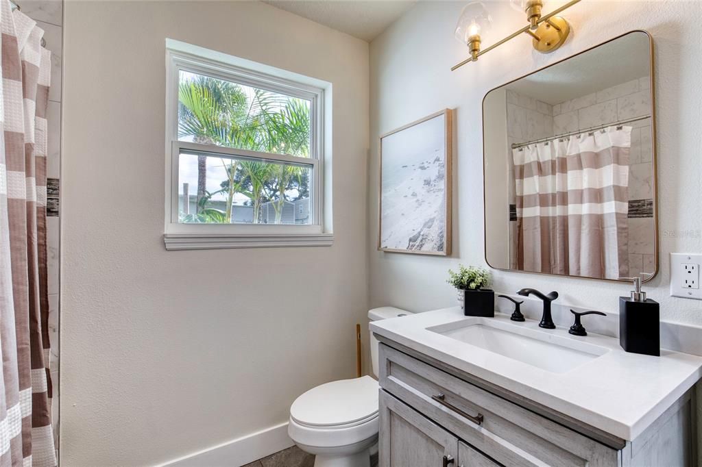 合同活跃: $625,000 (3 贝兹, 2 浴室, 2061 平方英尺)