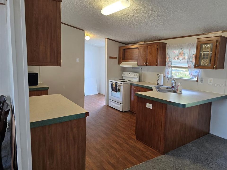 For Sale: $179,900 (4 beds, 2 baths, 1440 Square Feet)