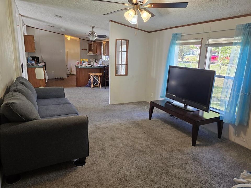 For Sale: $179,900 (4 beds, 2 baths, 1440 Square Feet)