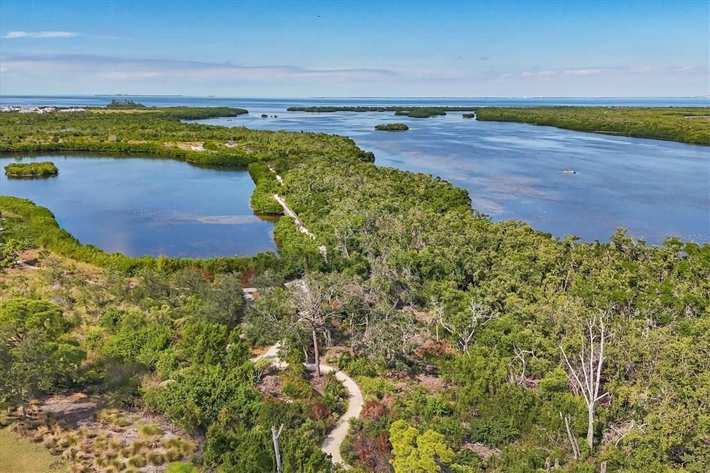 Под контрактом: $789,900 (3 спален, 2 ванн, 1742 Квадратных фут)