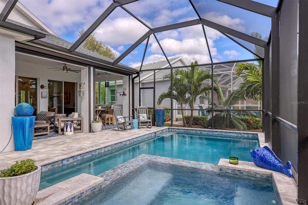 Под контрактом: $789,900 (3 спален, 2 ванн, 1742 Квадратных фут)