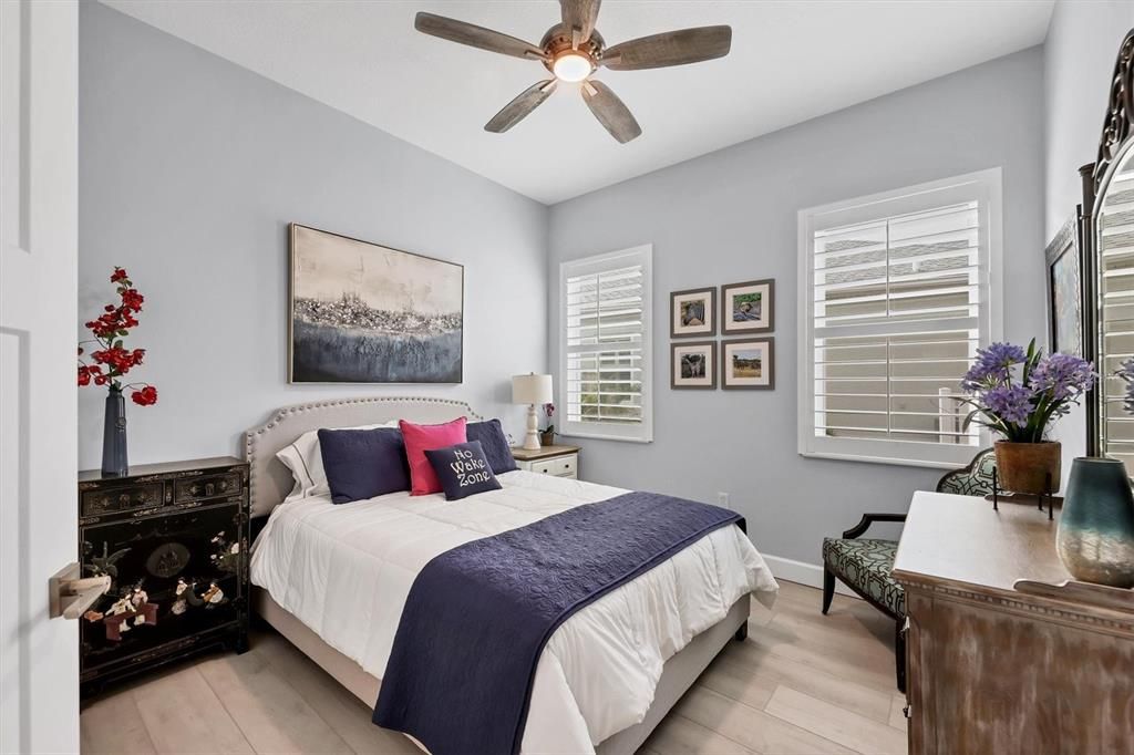 Под контрактом: $789,900 (3 спален, 2 ванн, 1742 Квадратных фут)