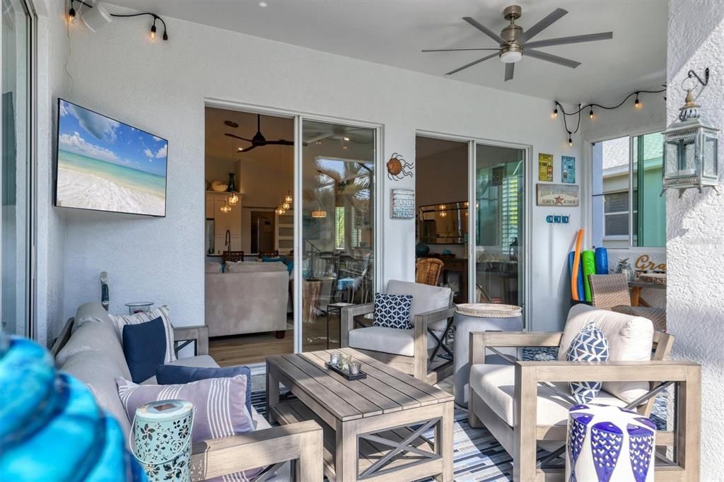 Под контрактом: $789,900 (3 спален, 2 ванн, 1742 Квадратных фут)