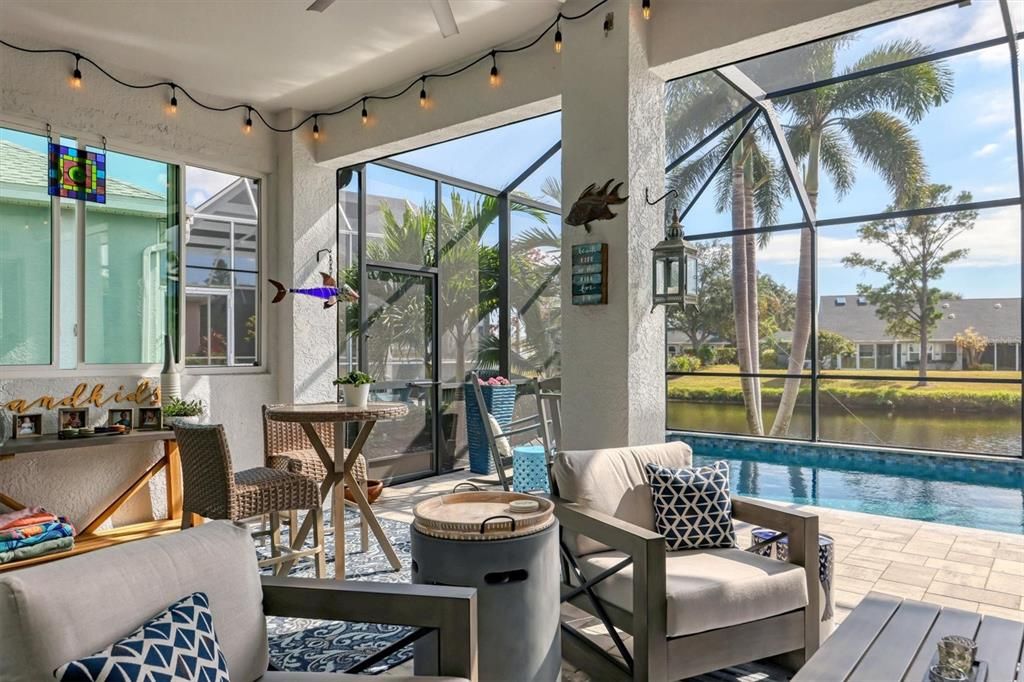 Под контрактом: $789,900 (3 спален, 2 ванн, 1742 Квадратных фут)