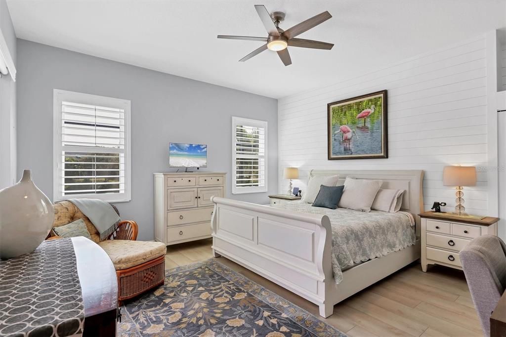 Под контрактом: $789,900 (3 спален, 2 ванн, 1742 Квадратных фут)